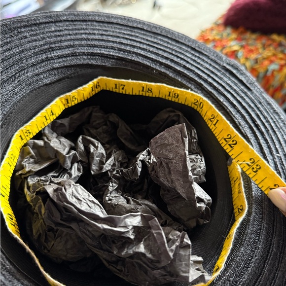 Esenshel Big Bowler Hat in Black Hemp - Picture 12 of 13